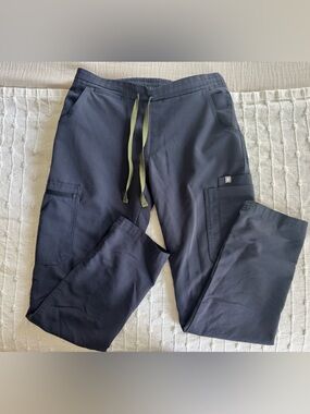 Figs women's Quiet Navy Yola - Petite Skinny Scrub Pants XS - Petite Quiet Navy